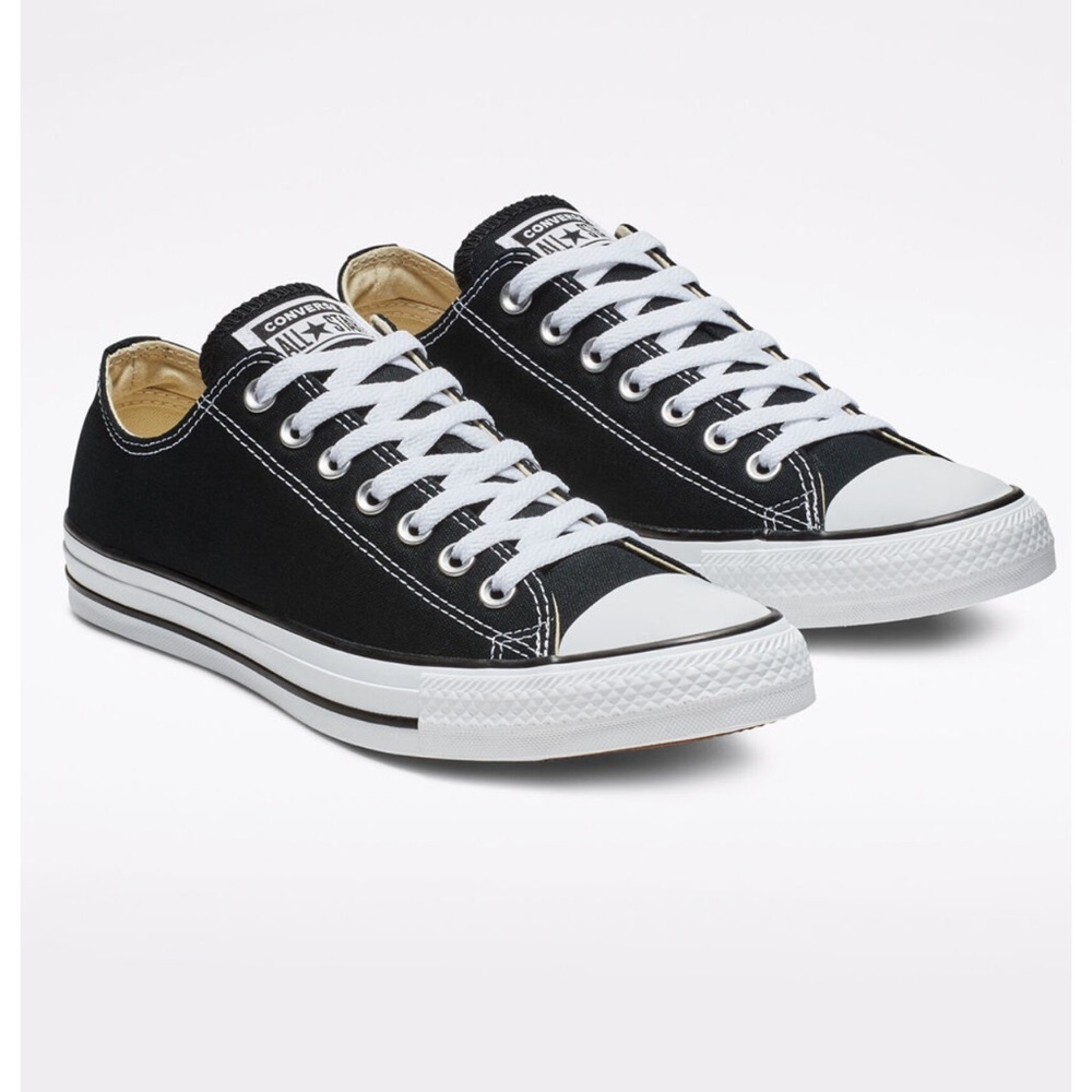 Converse Chuck Taylor All Star Low Top Sneakers. Size 12.